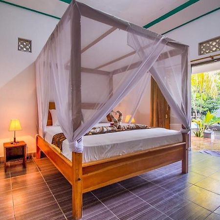 Balengku Homestay Гили-Эйр Экстерьер фото