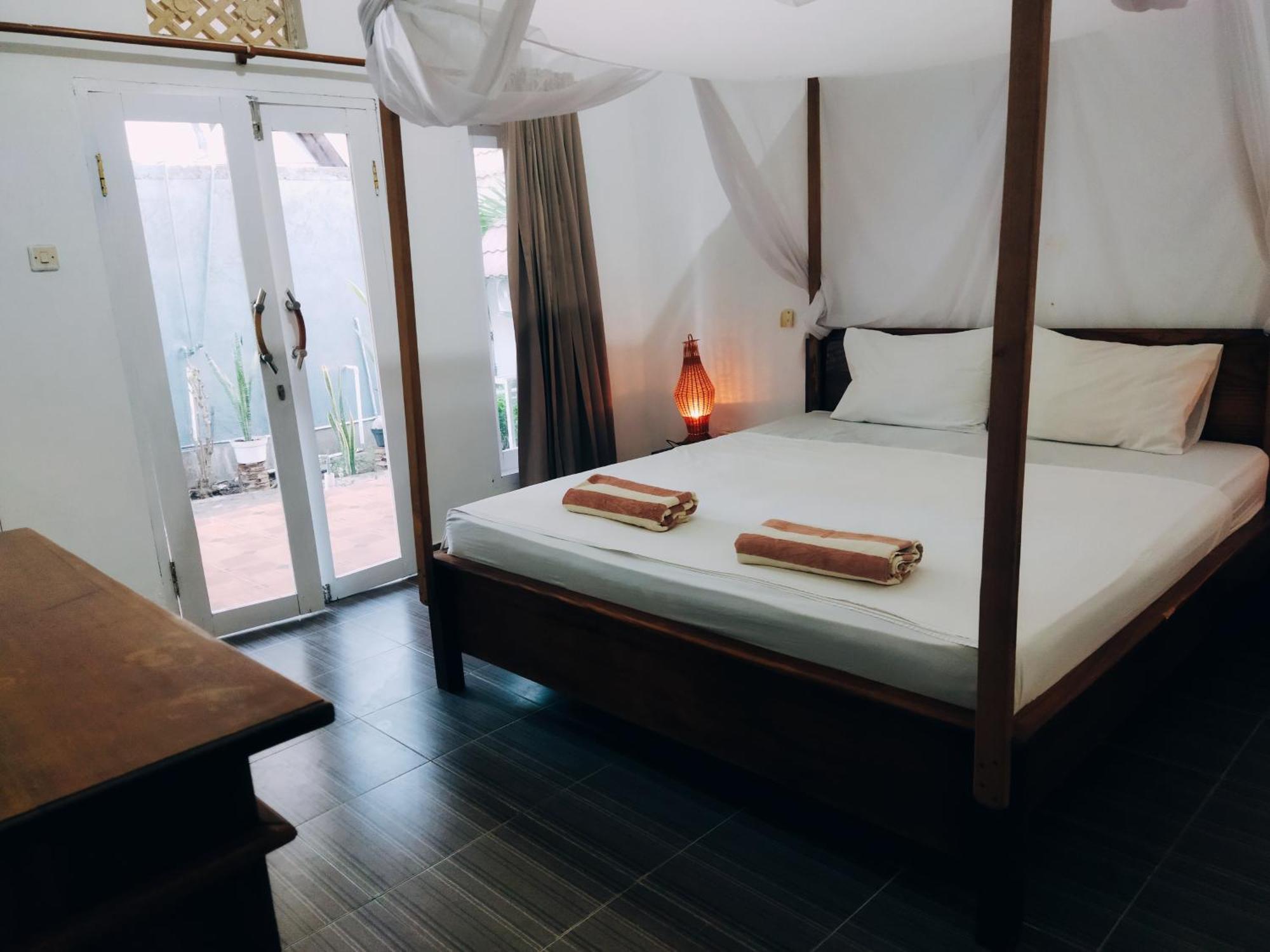 Balengku Homestay Гили-Эйр Экстерьер фото