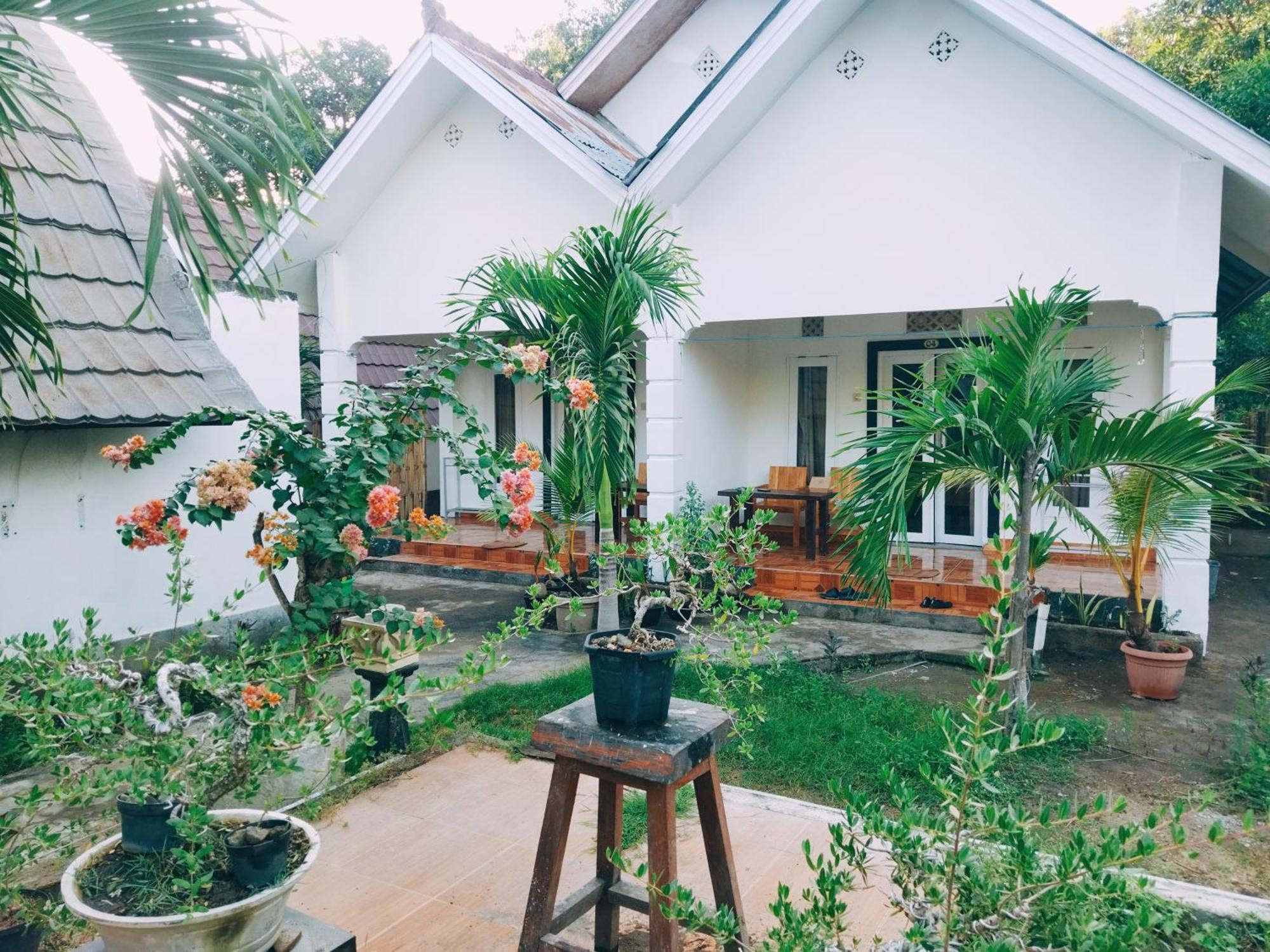 Balengku Homestay Гили-Эйр Экстерьер фото
