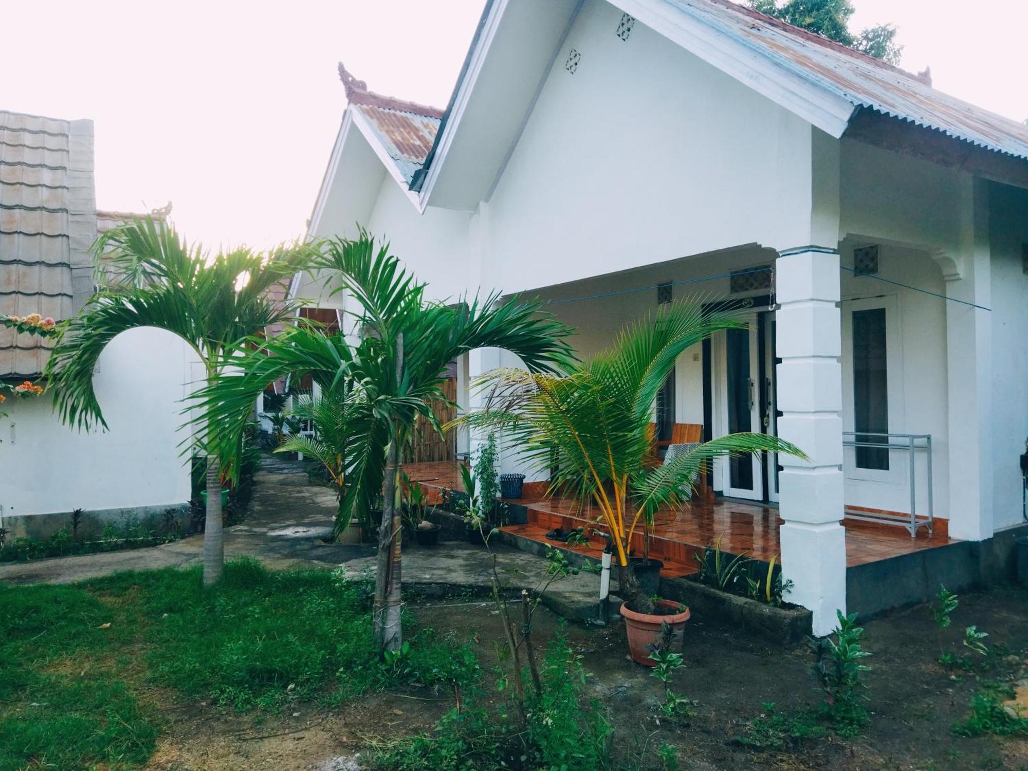 Balengku Homestay Гили-Эйр Экстерьер фото